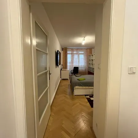 Cozy Flat In 3 프라하